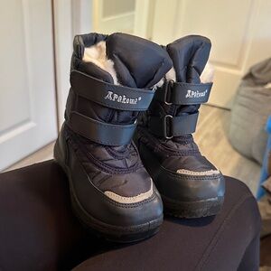 Apakowa Black Winter Boots